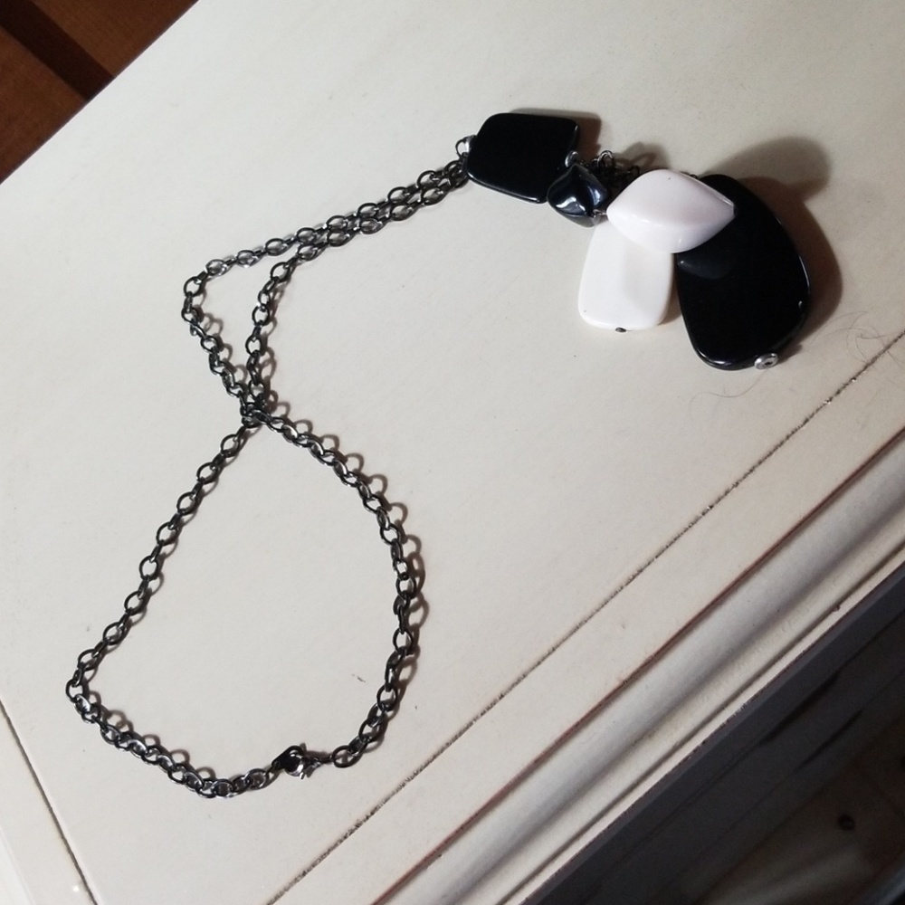 Long necklace - Picture 4 of 5